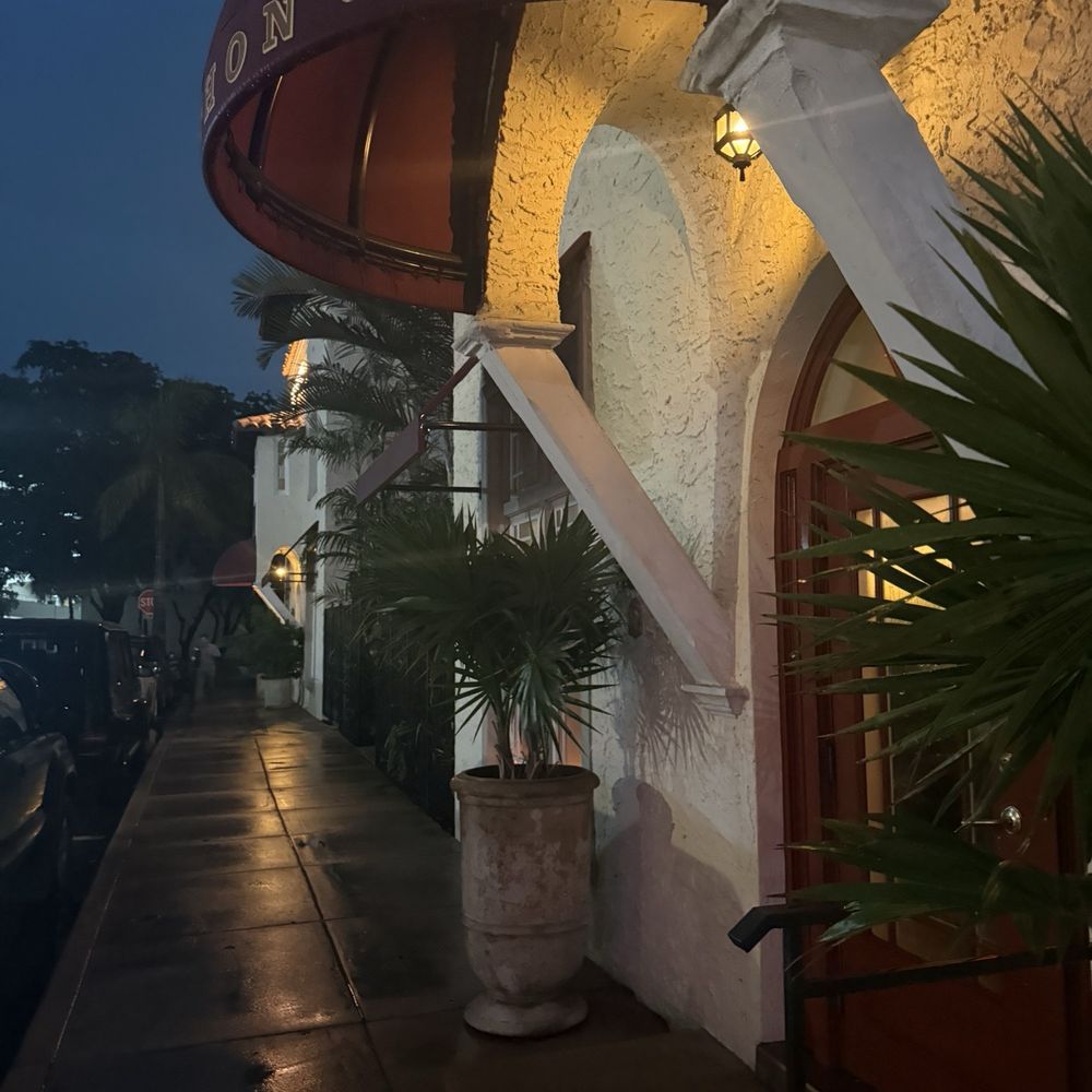 Bouchon Bistro - French Near Me - Coral Gables, Florida