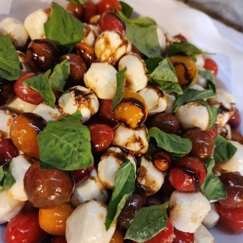 Pendleton Creek Pub - Caprese Salad - Pubs Near Me - North Tonawanda, New York