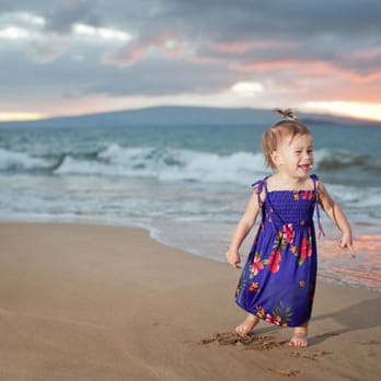 Mieko Photography - Maui Beach Family Portrait with Mieko Photography. Image shot at Wailea, Po'olenalena Beach - Event Photography Near Me - Kihei, Hawaii Mieko Photography - Maui Beach Family Portrait with Mieko Photography. Image shot at Wailea, Po'olenalena Beach - Event Photography Near Me - Kihei, Hawaii