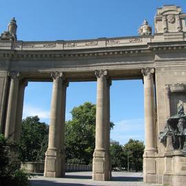 Charlottenburger Tor by null