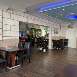 Taverna Santorini - Main dining area