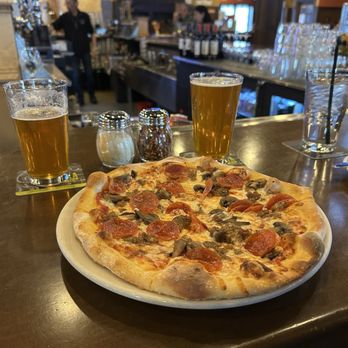 Stout's Pub - Pizza - Pubs Near Me - Falcon Heights, Minnesota