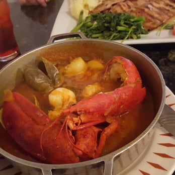 Come E Cala Te - Who doesn't love eating out of the pot? - Seafood Near Me - Ludlow, Massachusetts Come E Cala Te - Who doesn't love eating out of the pot? - Seafood Near Me - Ludlow, Massachusetts