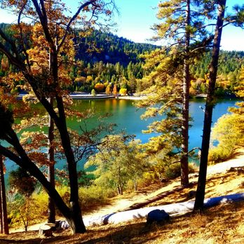 Lake Gregory Regional Park - Lake Gregory in fall, amazing colors - Hiking Near Me - Crestline, California