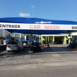 The Blue Point Car Wash - acceso y caseta de cobro de The Blue Point