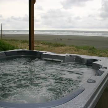 Stay At Sunset Beach House - Hot Tub Right on the Beach !! - Guest Houses Near Me - Moclips, Washington