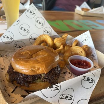 Mueller Wagyu - Smashburger - Food Trucks Near Me - Frisco, Texas
