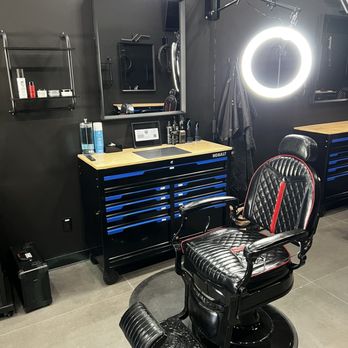 Cutz On Main - Barbers Near Me - Santa Clarita, California Cutz On Main - Barbers Near Me - Santa Clarita, California