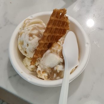Jeni's Splendid Ice Creams - Gooey butter cake with waffle piece - Ice Cream & Frozen Yogurt Near Me - Austin, Texas Jeni's Splendid Ice Creams - Gooey butter cake with waffle piece - Ice Cream & Frozen Yogurt Near Me - Austin, Texas