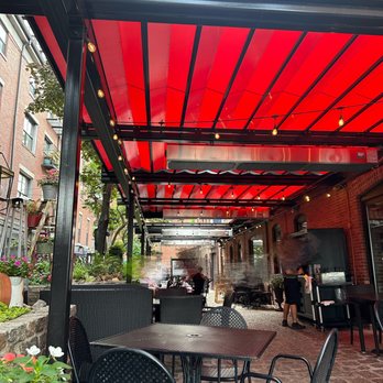 The Daily Catch - Outdoor seating - Seafood Near Me - Boston, Massachusetts The Daily Catch - Outdoor seating - Seafood Near Me - Boston, Massachusetts