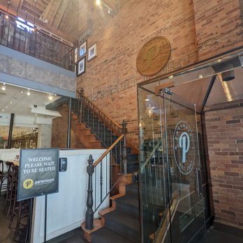 Paramount Middle Eastern Kitchen - Interior - Middle Eastern Near Me - Toronto, Ontario