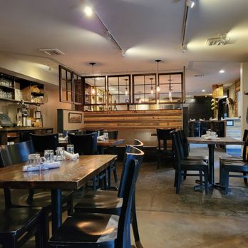 Foundry Kitchen & Cocktails - The dining room. - American Near Me - Pullman, Washington