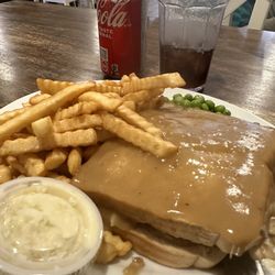 Lisa's Cafe - Hot chicken sandwich!