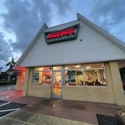 Exterior photo of Krispy Kreme - Tamarac, Florida Exterior photo of Krispy Kreme - Tamarac, Florida