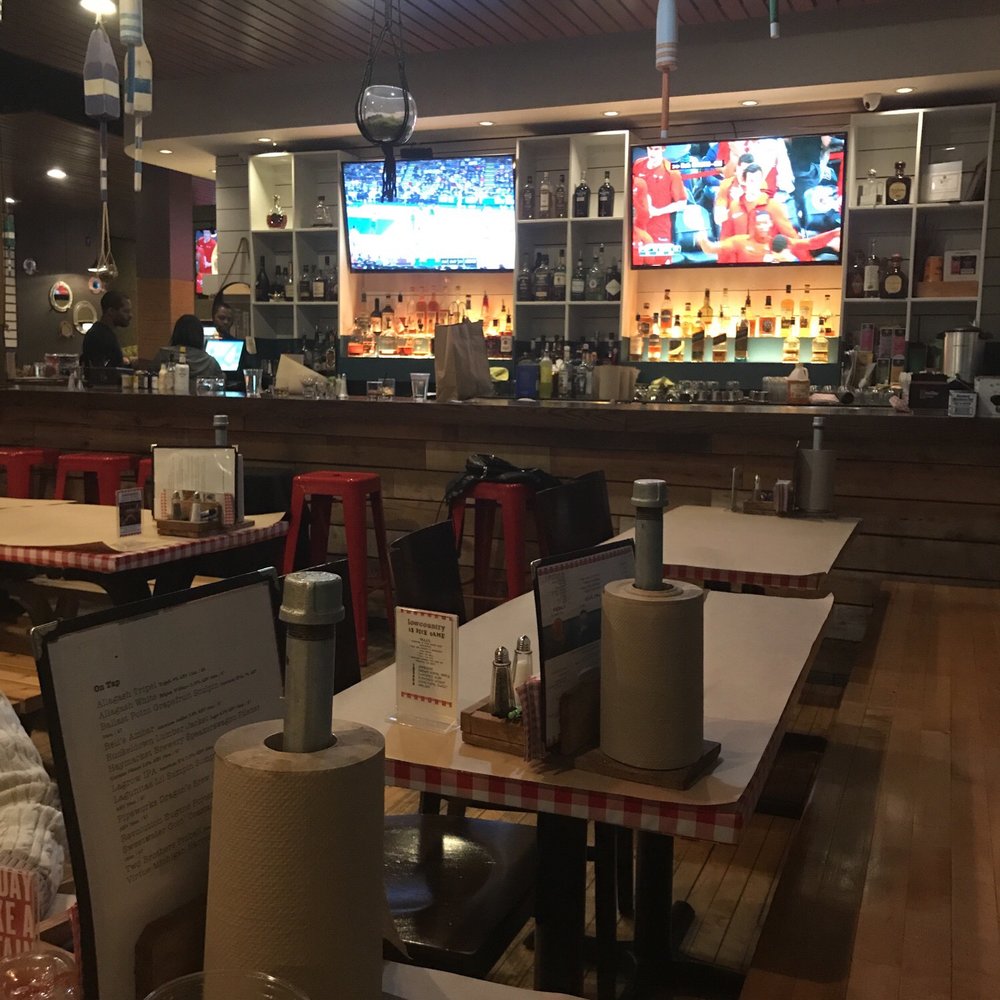 Lowcountry Lakeview - Bar - Cajun/Creole Near Me - Chicago, Illinois