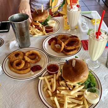Bob’s Big Boy - Bob' S Famous Onion Rings, Shakes (chocolate) and (banana), Cheese burgers with fries (Mayo and salsa were served on the side). - American Near Me - Burbank, California