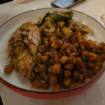 Hg Sply - Farmhouse chicken - New American Near Me - Fort Worth, Texas