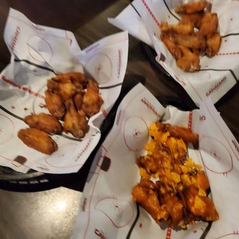 The Canadian Brewhouse - Chicken wings - Sports Bars Near Me - Edmonton, Alberta