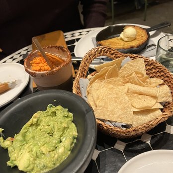 Domingo - Classic Guacamole and Skillet Cornbread - Cocktail Bars Near Me - San Antonio, Texas