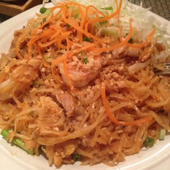 Thai Villa Restaurant - Pad thai combination - Thai Near Me - Winter Park, Florida