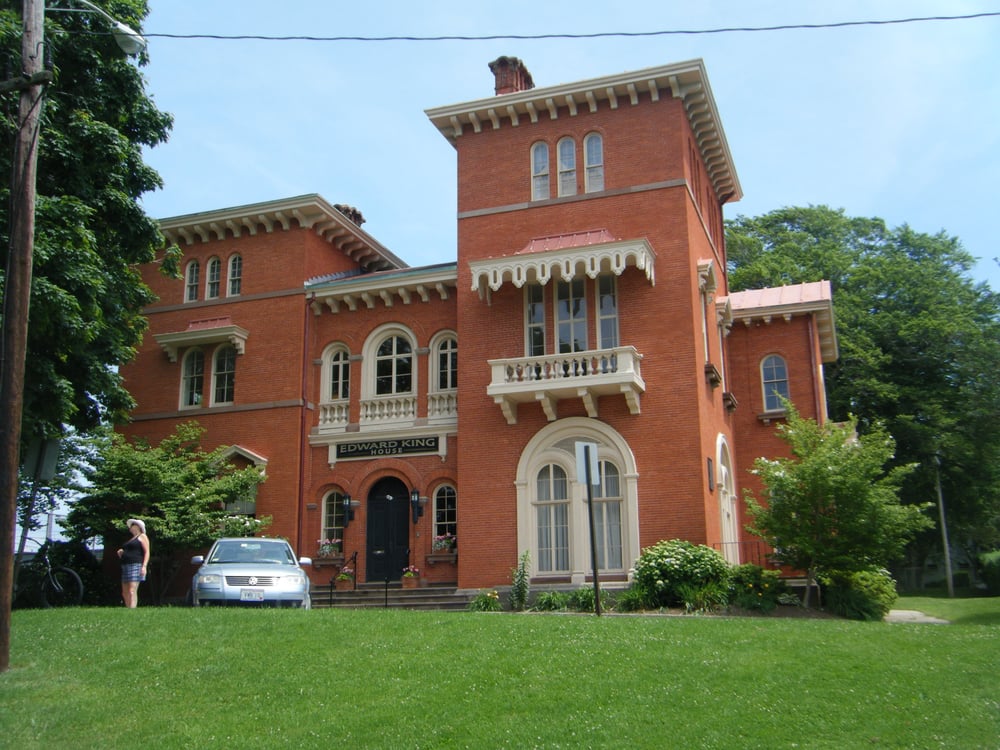 AQUIDNECK PARK Updated September 2024 18 Photos 300 Spring St