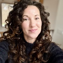 Champagne Jane Salon & Spa - Cut by Alex