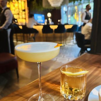 Moishes - Beam Me Up Scotty and Le Poker Room - Steakhouses Near Me - Montreal, Quebec