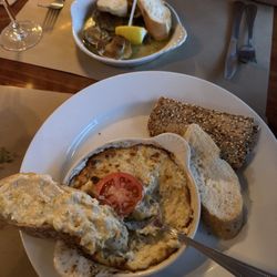 Crab dip, and clams