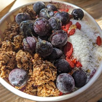 Juice On The Square - Acai Bowl - Juice Bars & Smoothies Near Me - Santa Rosa, California
