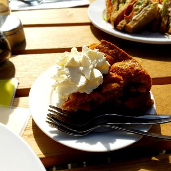 Winkel 43 - Dutch Apple pie! - Desserts Near Me - Amsterdam, New Hampshire
