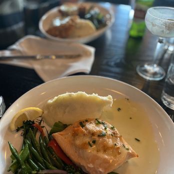 Summit Grill - Salmon stuffed with crab - American Near Me - Gladstone, Missouri Summit Grill - Salmon stuffed with crab - American Near Me - Gladstone, Missouri