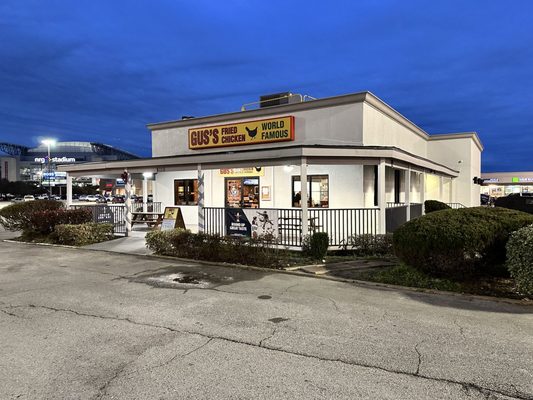 Gus's World Famous Fried Chicken by null