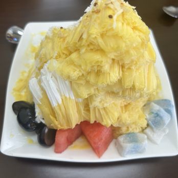 Frostcity - Mango coconut small frost - Desserts Near Me - Honolulu, Hawaii