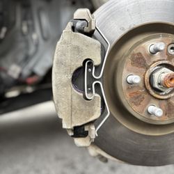 L&M Absolute Repair - Brake Pad Replacement 2020 Land Rover Velar