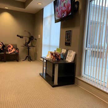 Solomon Eye Physicians & Surgeons - Waiting area - Laser Eye Surgery/Lasik Near Me - Bowie, Maryland Solomon Eye Physicians & Surgeons - Waiting area - Laser Eye Surgery/Lasik Near Me - Bowie, Maryland