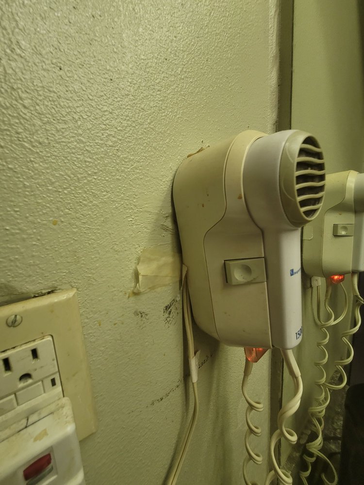 CACTUS INN & SUITES Updated September 2024 20 Photos & 15 Reviews