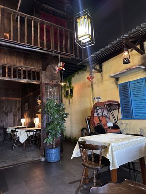 Cái Gạc-Măng-Rê Restaurant (Le Garde Manger Restaurant) by null