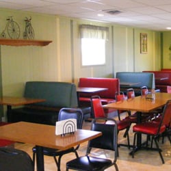 Abe's Pizza - Abe's provides a clean, comfortable family dining room.