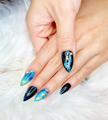 Lavish Nails & Lashes