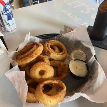 Barge Inn Tavern - Onion rings - Pubs Near Me - Newport, Oregon