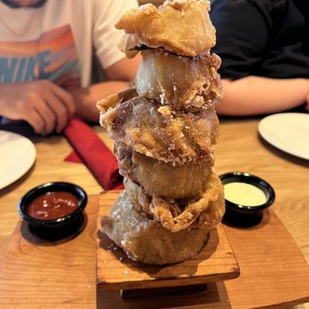 Gordon Ramsay Burger - Beer-Battered Onion Rings - Salad Near Me - Chicago, Illinois