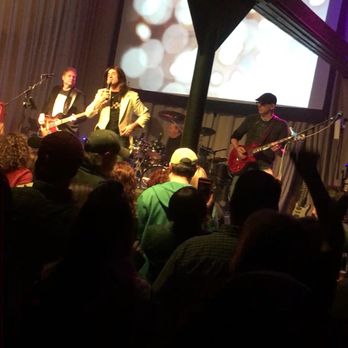 Main Street Music - Crowd is LOVING these guys - Music Venues Near Me - Murfreesboro, Tennessee