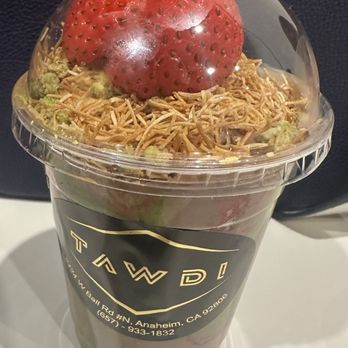 TAWDI - Chocolate covered Dubai strawberries. - Candy Stores Near Me - Anaheim, California TAWDI - Chocolate covered Dubai strawberries. - Candy Stores Near Me - Anaheim, California