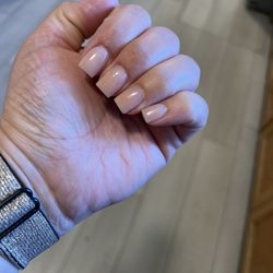 Alejandra Dream Nails - Fresh overlay over natural nails.
