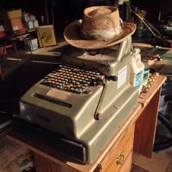 Bingo's Garage - Cash register at Bingo's