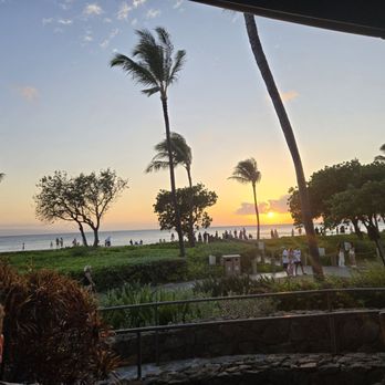Duke's Beach House - Breakfast & Brunch Near Me - Lahaina, Hawaii Duke's Beach House - Breakfast & Brunch Near Me - Lahaina, Hawaii