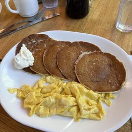 2x4 - Two eggs and four pancakes 2x4 - Two eggs and four pancakes