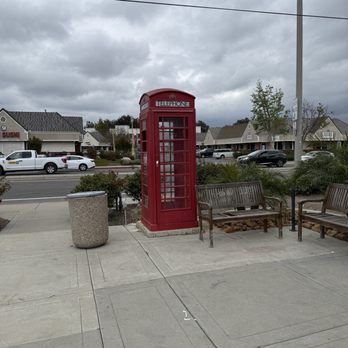 Annie's Cafe - Temecula - Old phone booth out front - Breakfast & Brunch Near Me - Temecula, California