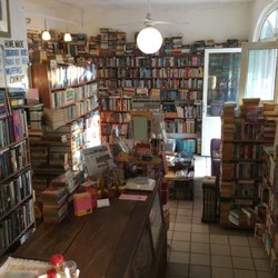 Gringos' Books & Coffee Shop - BOOKS!  Libros!  Order your coffee here.