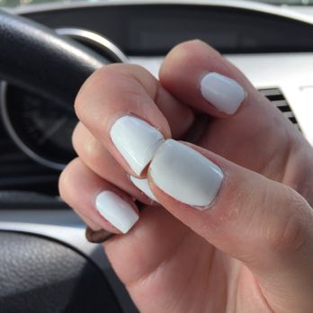 MiniLuxe Fenway - Hairline fracture in middle of nail - Nail Salons Near Me - Boston, Massachusetts MiniLuxe Fenway - Hairline fracture in middle of nail - Nail Salons Near Me - Boston, Massachusetts